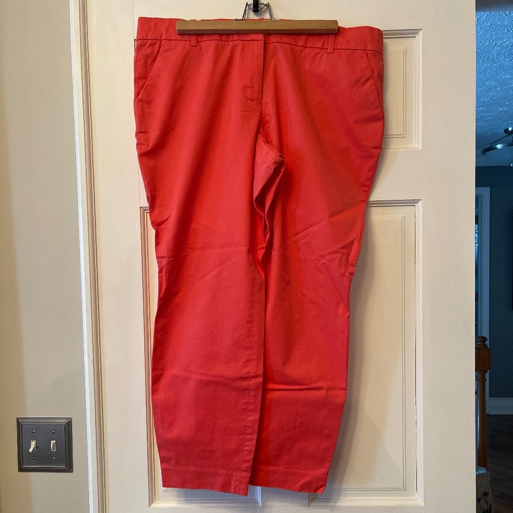 Pink dress capri